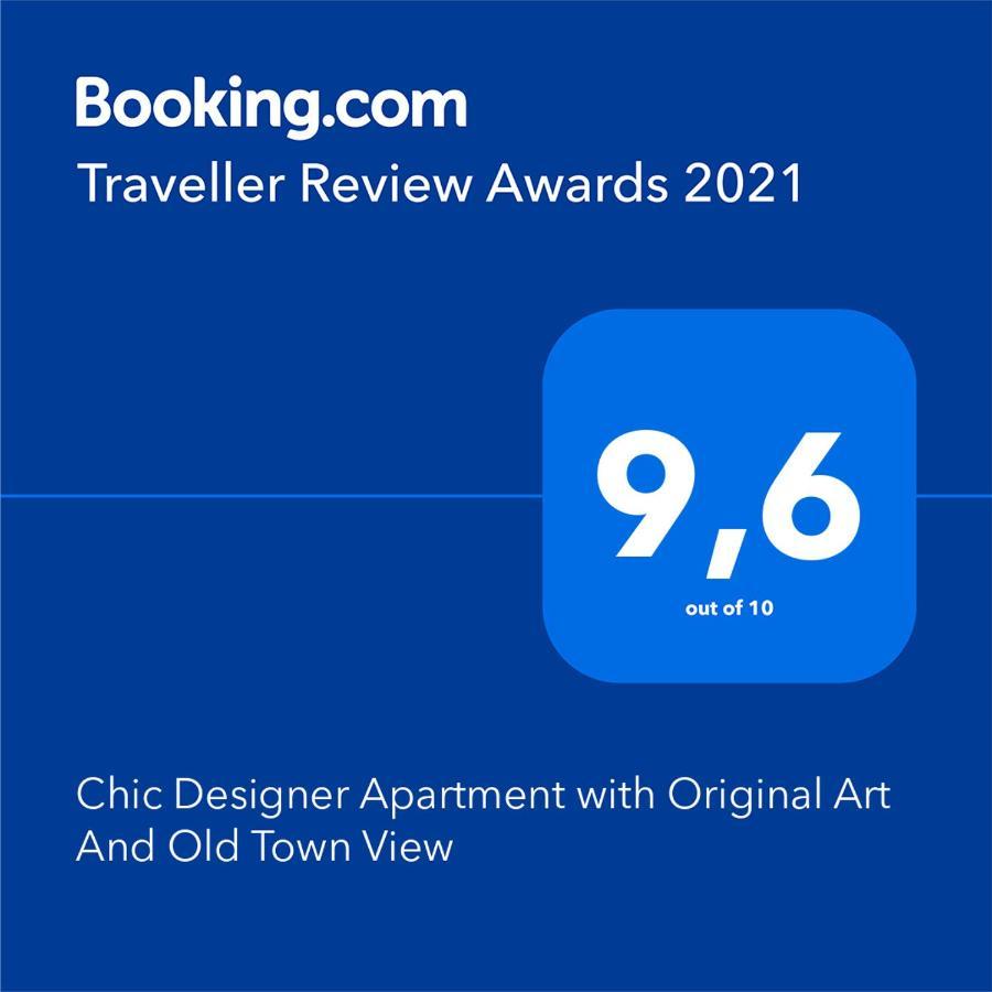 Huoneisto Chic Designer With Original Art And Old Town View